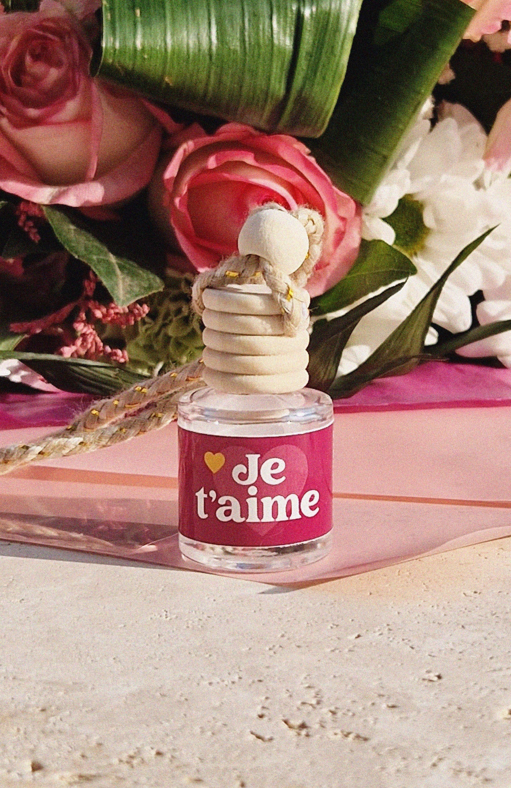 Diffuseur de parfum pour voiture Saint-Valentin - Senteur Pomme d'amour "Je t'aime" 