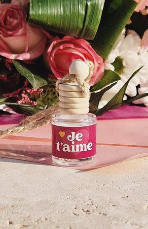 Diffuseur de parfum pour voiture Saint-Valentin - Senteur Pomme d'amour "Je t'aime" 